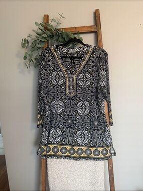 JM Collection Black and Gold Patterned Tunic with V-Neck Trim